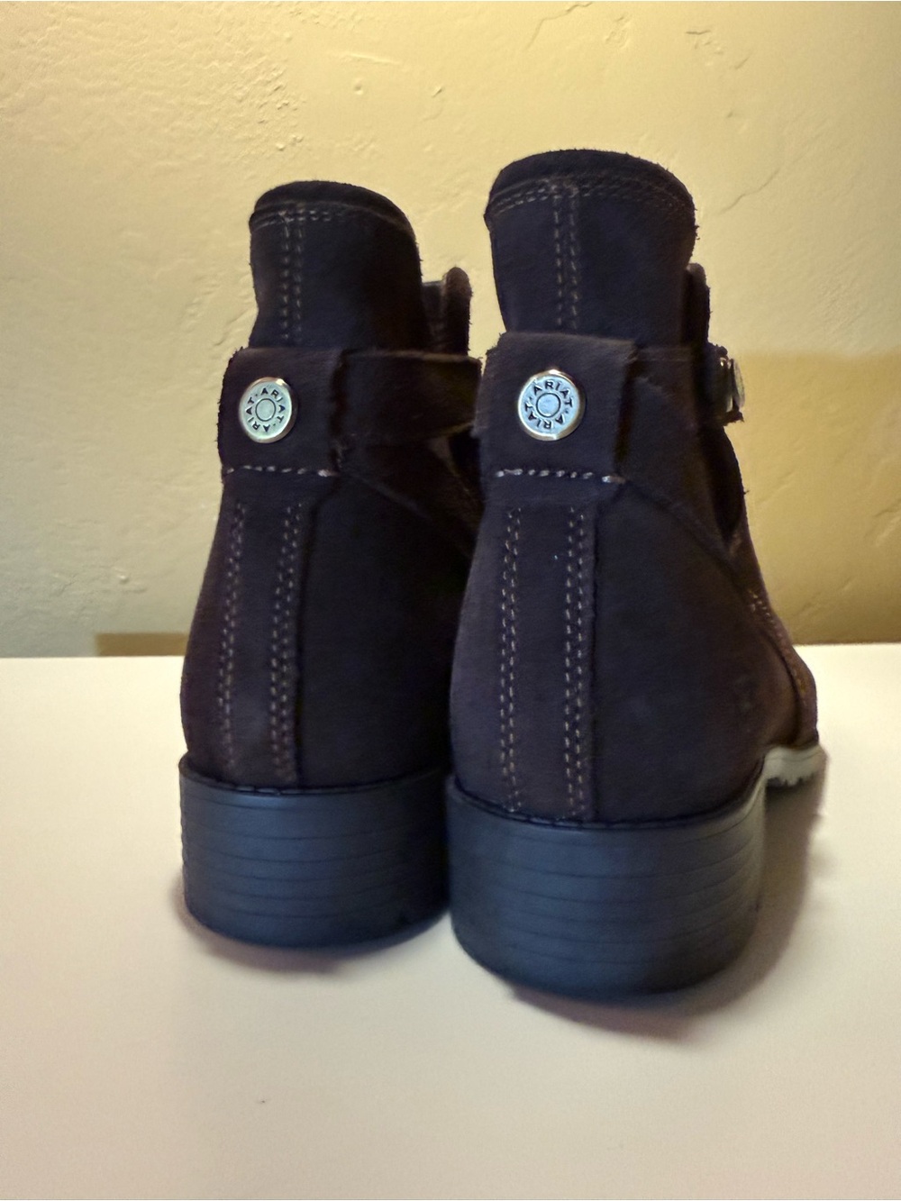 Ariat Charlie Waterproof Chocolate Ankle Boots Women's Size 9 - Picture 3 of 7